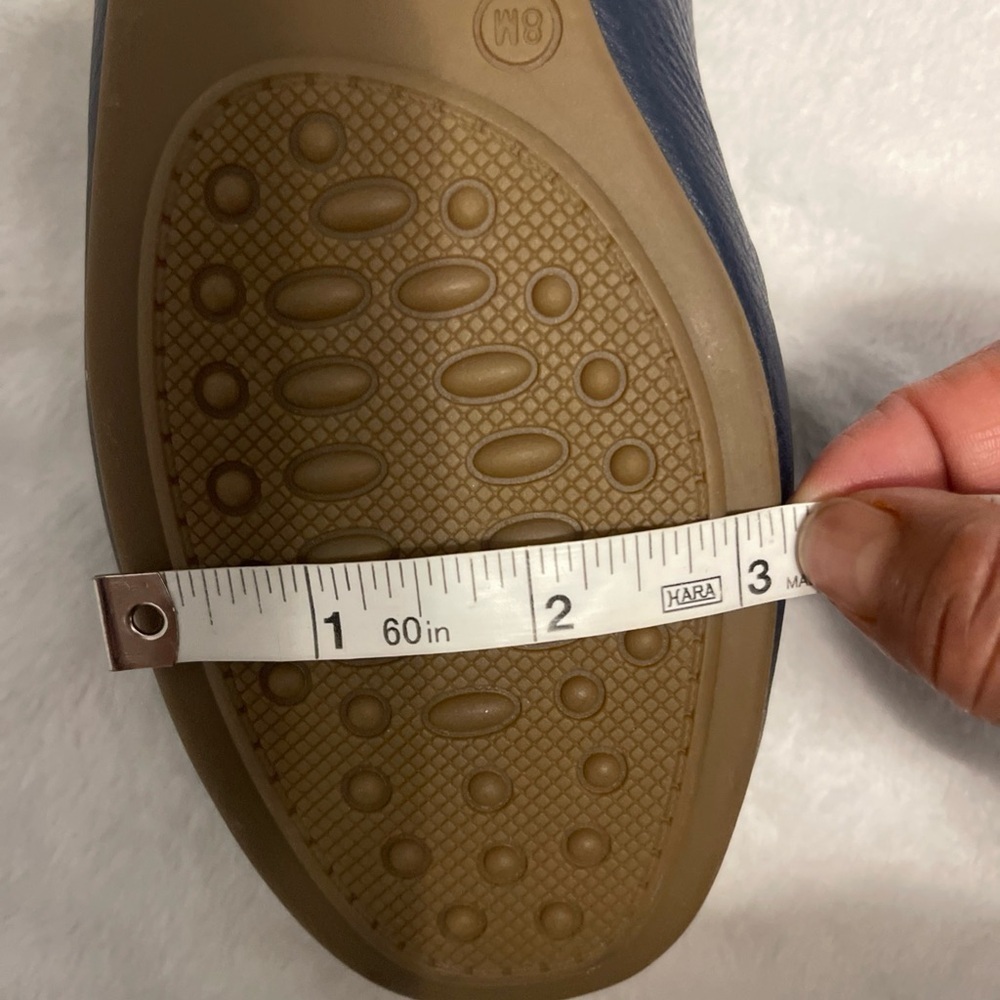Talbots Navy Blue Leather Loafers with
Gold Hardware Made In Vietnam Size 8M - Picture 14 of 14